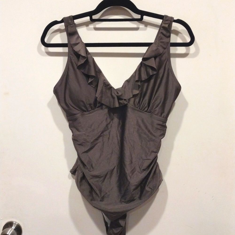 NWT Cupshe Olive Green Ruffle Plunge Neckline One Piece Swimsuit Size XL-Ruched